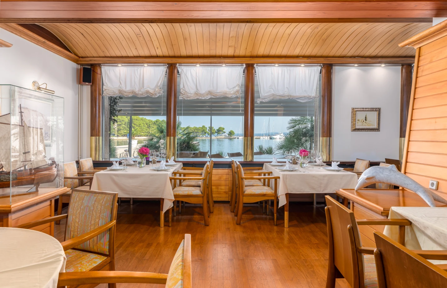 Indoor Wedding Dinner Venue